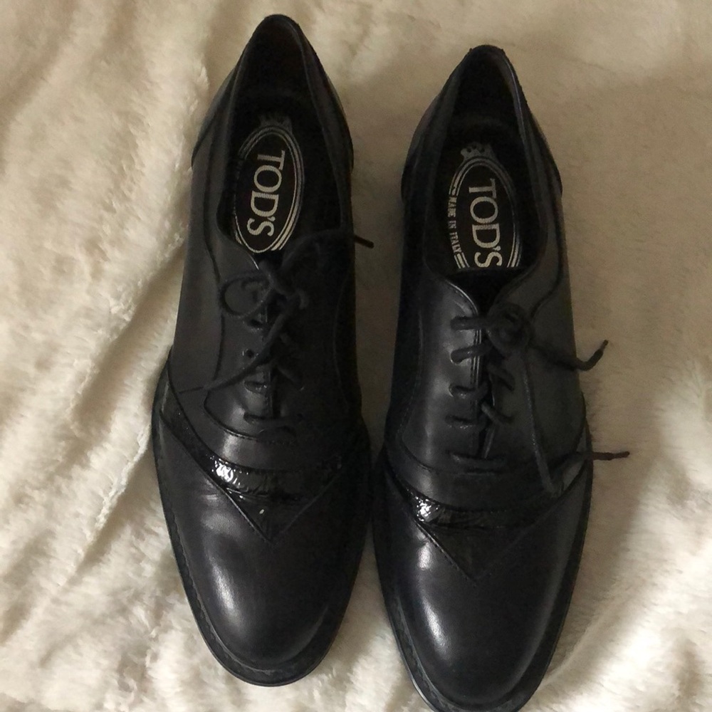 TODS Black leather oxford shoes for women size 6